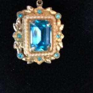 Victorian Vintage Guy Laroche Goldtone Bar chain necklace Guy Laroche